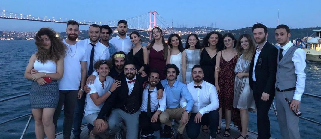 Teknede Mezuniyet